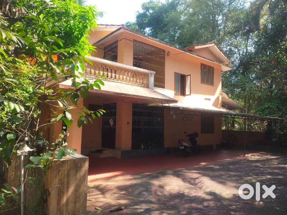 9 cent plot with a 4BHK house