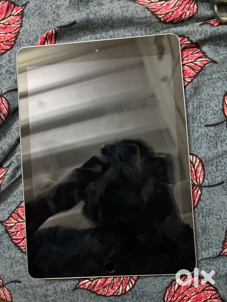 iPad 6th gen (32gb) 9.7 Inch