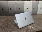 Apple Macbook Pro i7/16/512gb/5.5gb Graphics 15inch Retina Touchbar