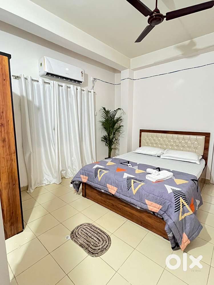 PG ( unfurnished8room  36k/Airbnb(furnished 30-50k