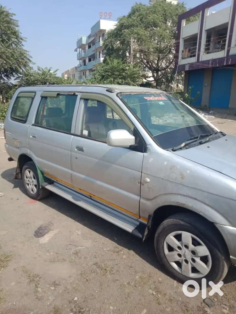 Chevrolet Tavera Neo 2015 Diesel 200000 Km Driven