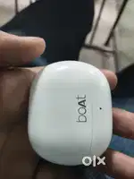Earbuds  boat new with brand box no use 1 week
