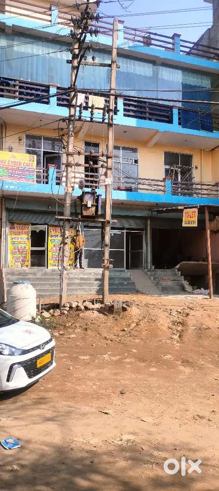 Showroom basment available for rent on road front manesar