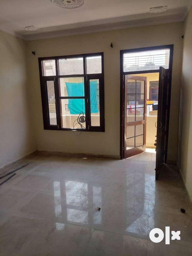 1 BHK READY TO MOVE FLAT FOR SALE GOOD INVESTMENT KHARAR MOHALI