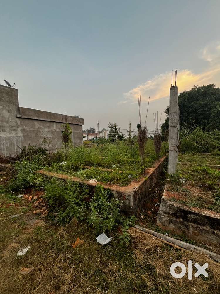 Ready-to-Build 30x15 Residential Flat for Urgent Sale withFoundation