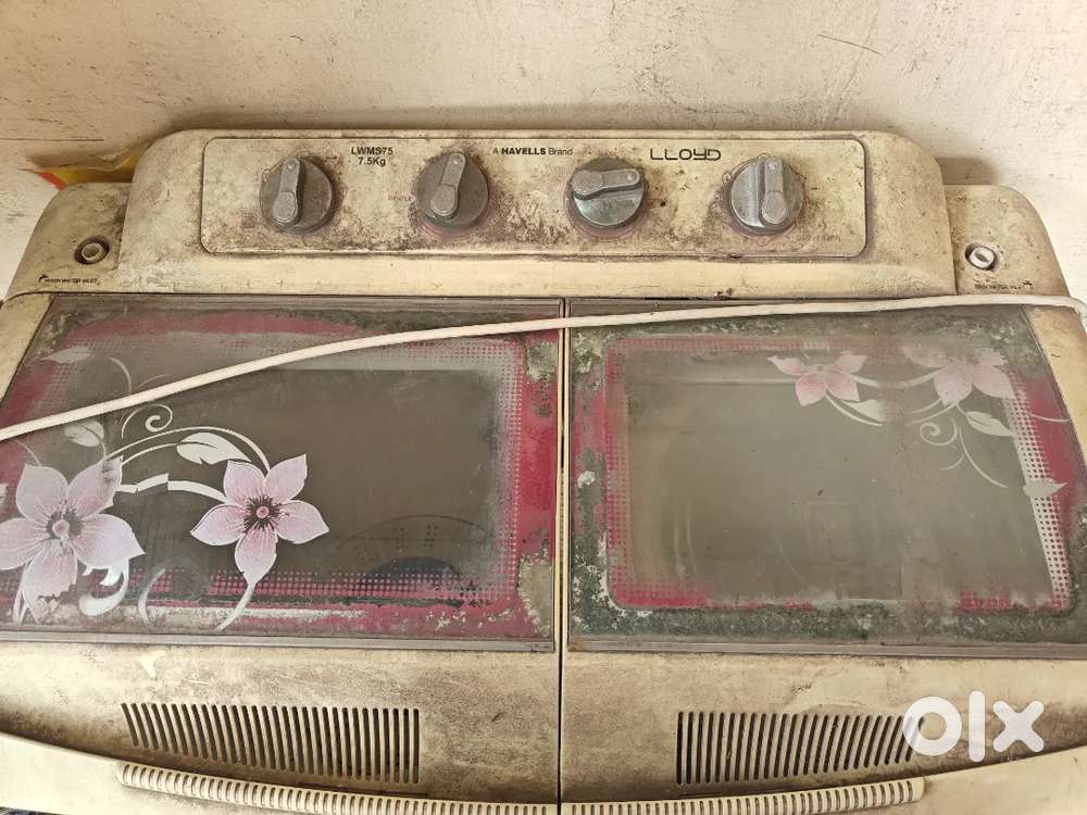 Semi automatic washing machine of havells