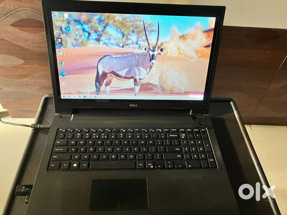 Dell Laptop 3378 - Touch Screen, 8 GB RAM, 245 GB SSD, intel i3 5005U