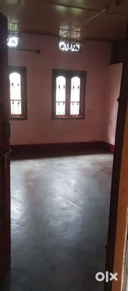 Independent for couples and bachelor common bathroom