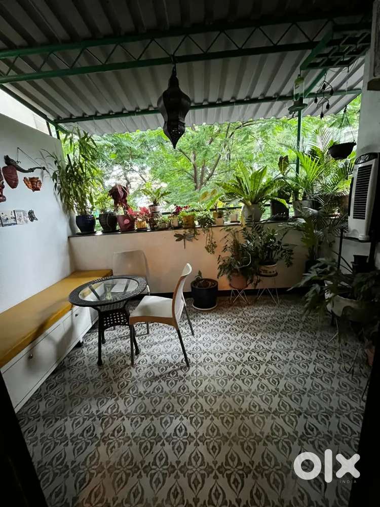 Commercial Row house For Lease.