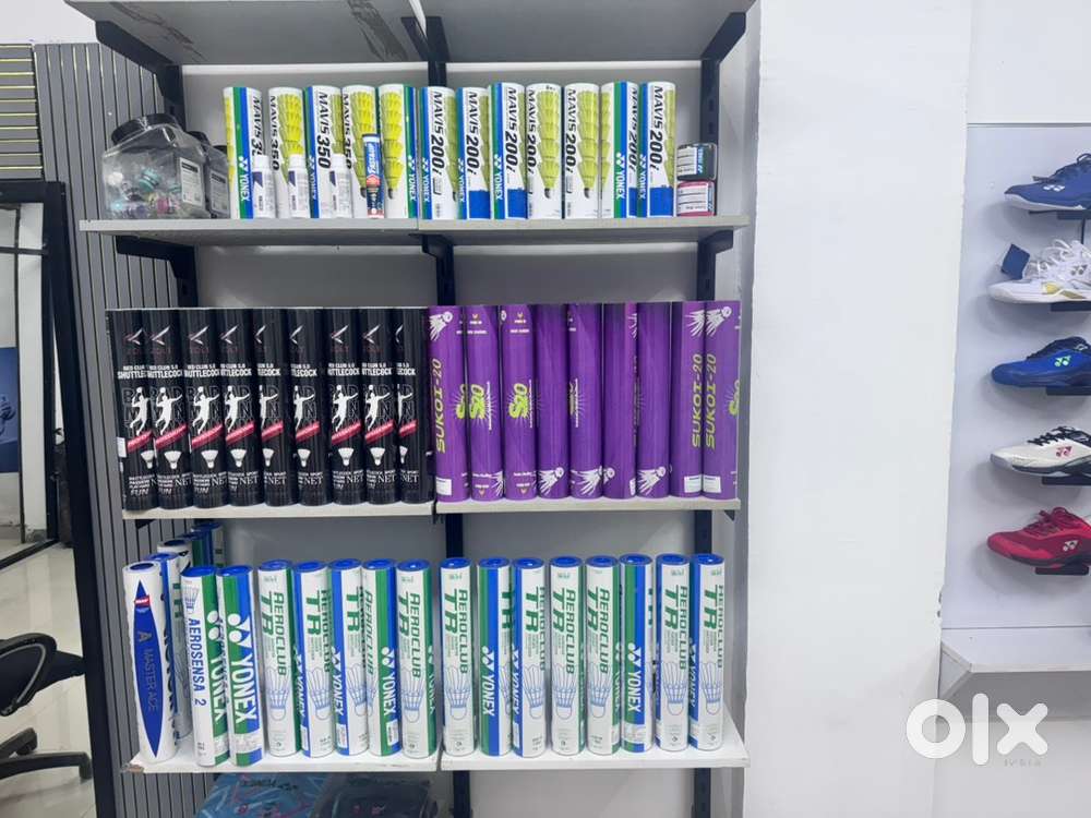 Yonex, li-ning, Apacs,Hundred badminton accesories.