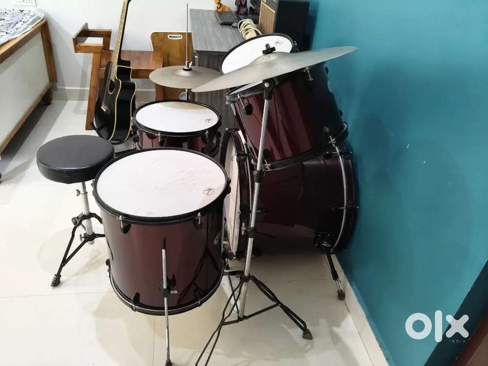 Drum set all drums 7 piece  with all kits