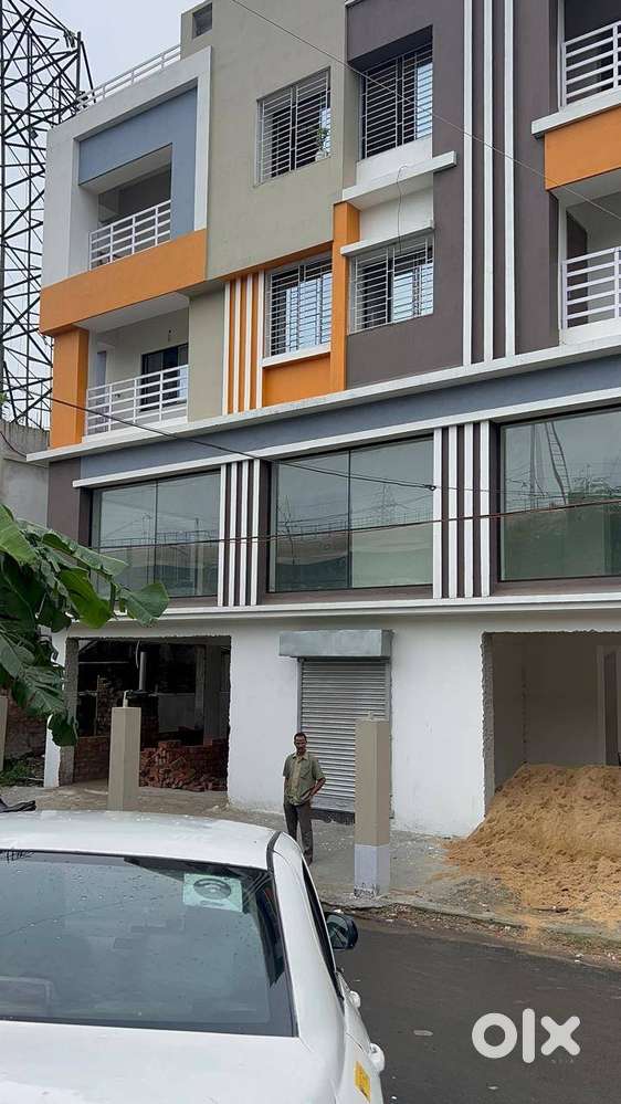 Commercial Showroom Space For Sale At E M Bypass