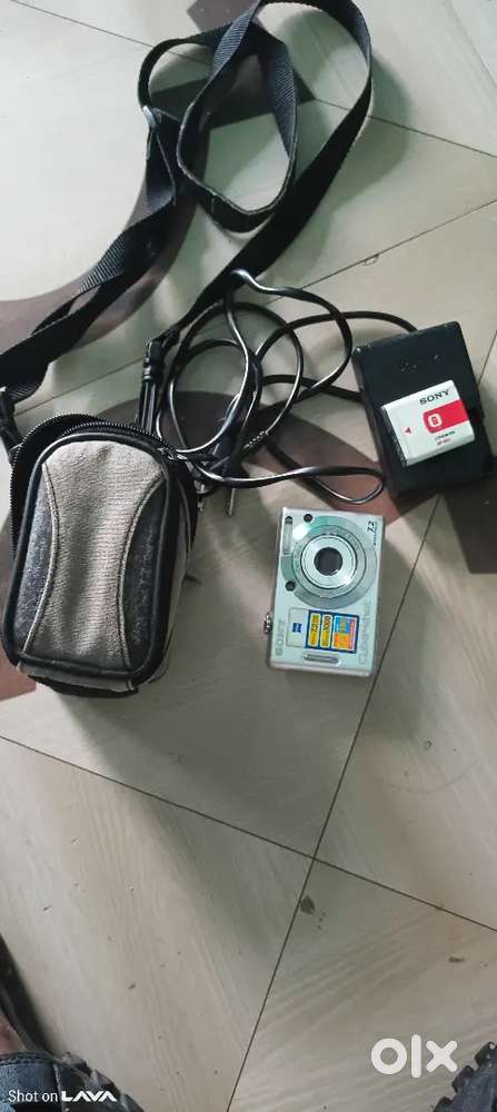 New condition camera. Charger