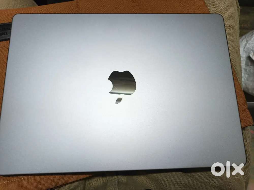 MacBook Pro m1 32GB  VERY LIGHT USED
