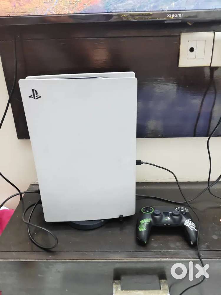 Ps5 with 5 games included