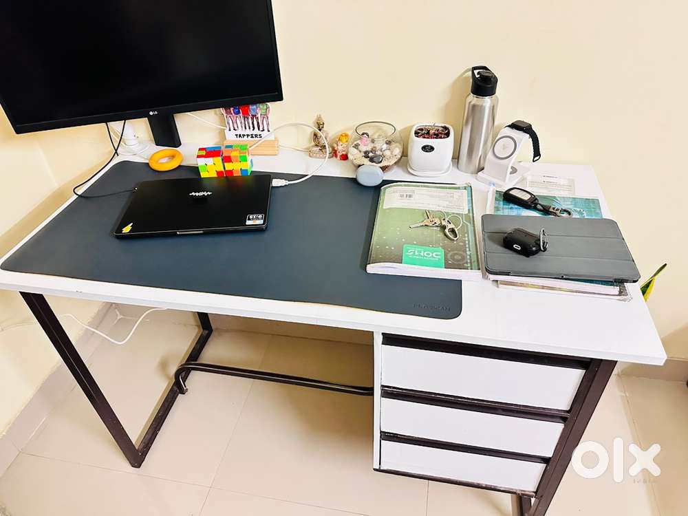 Solid Wood & Metal Computer Table . Excellent Condition