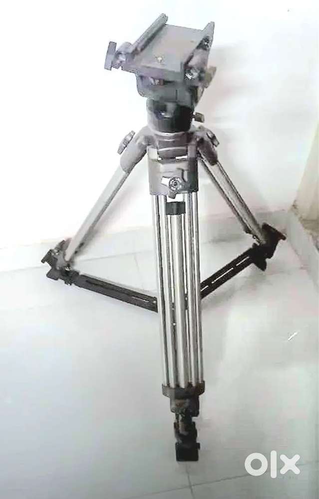Manfrotto Tripod Heavy Duty Aluminium Tripod with Head