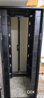 APC NetShelter SX, Server Rack Enclosure, 42U, Black, 1991.4H x 750W x