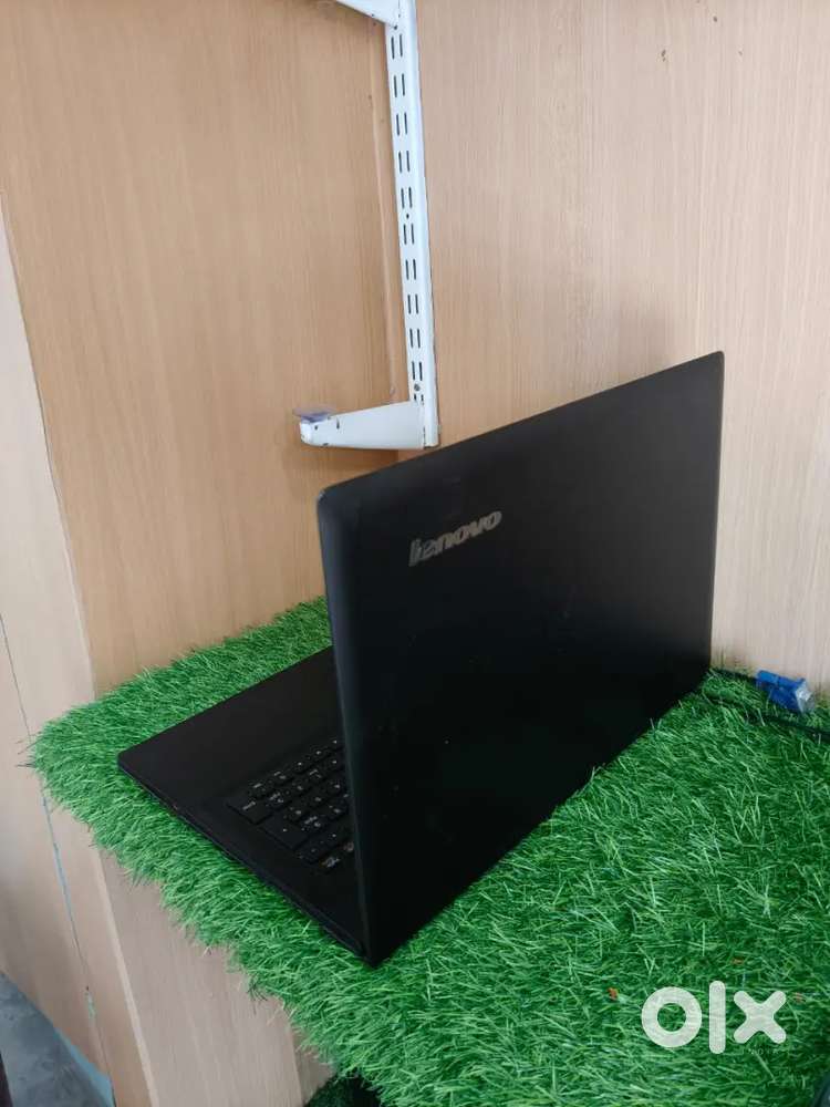 Lenovo. i3 - 4th Gen 256ssd/8GB,  Screen size - 15.6