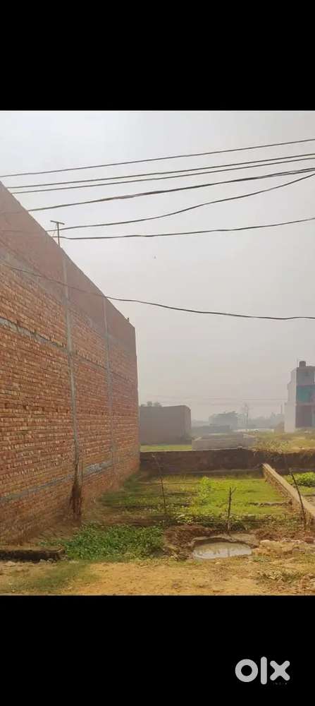25 फीट चौड़ी रोड पर, उत्तर दिशा का 111 गज का प्लॉट