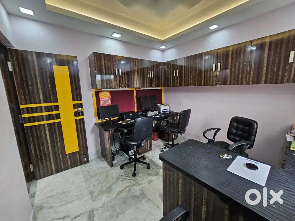 Office rent in thakurpukur p.s, very near D.H.Road.