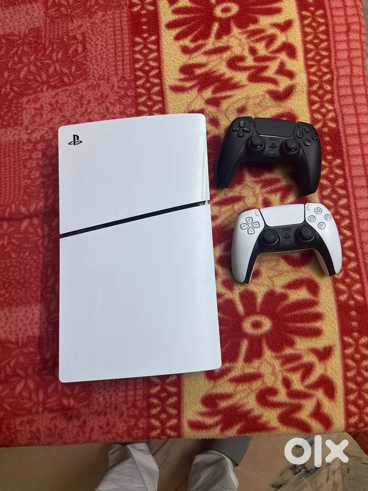 Ps5 slim edition with two sony sony controller