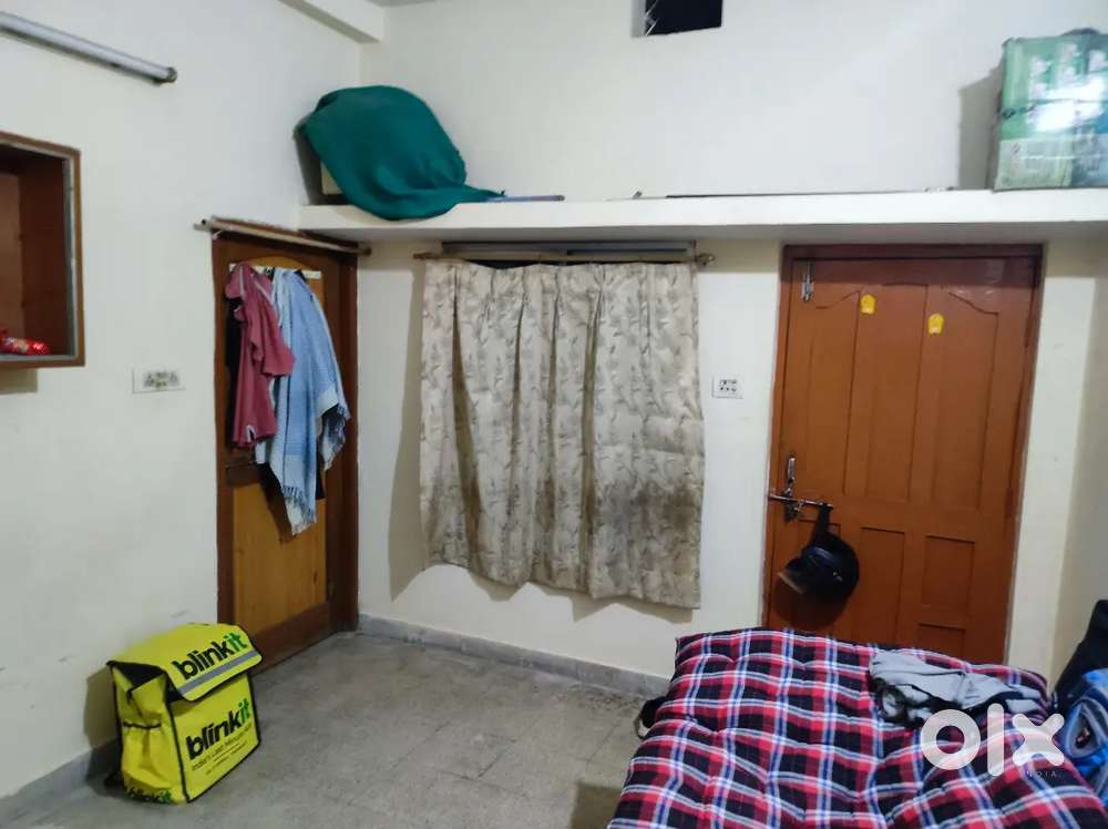 One room available.. partner.