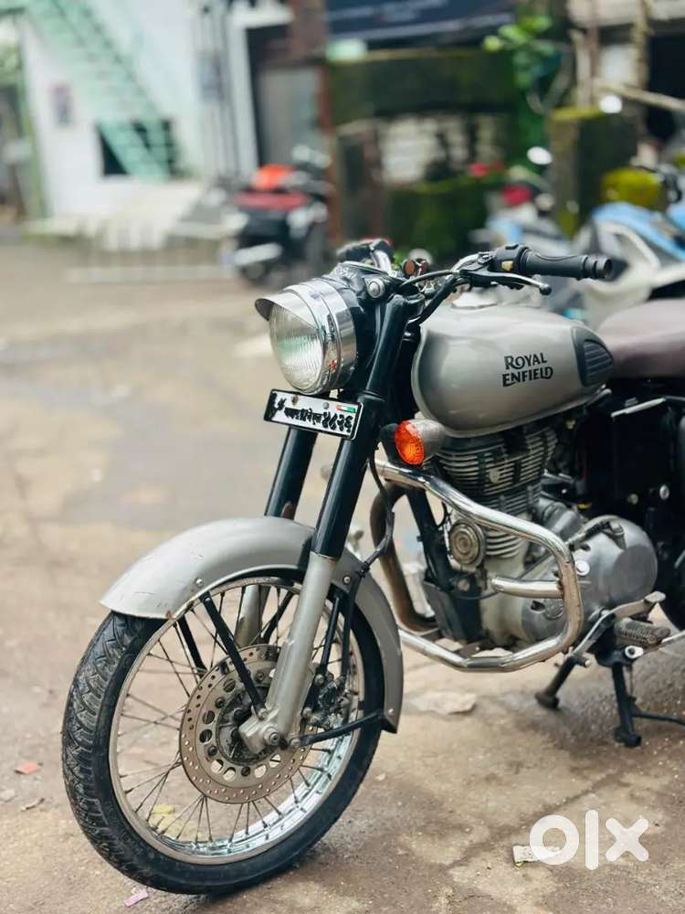 Royal Classic 350  VIP NUMBER 7700 [JAGIRA  MOTORS]
