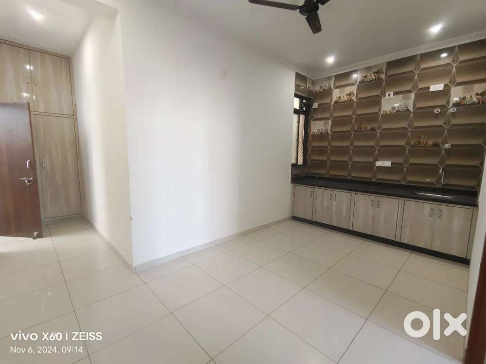 2bhk flat for families