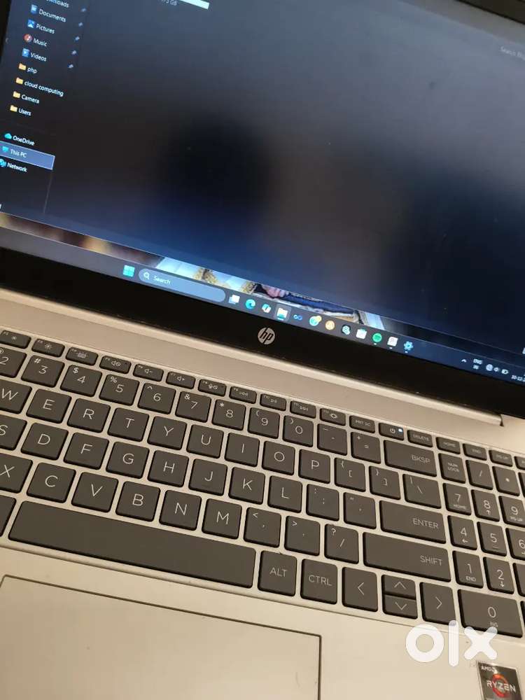 Windows 11 AMD ryzen 5 laptop