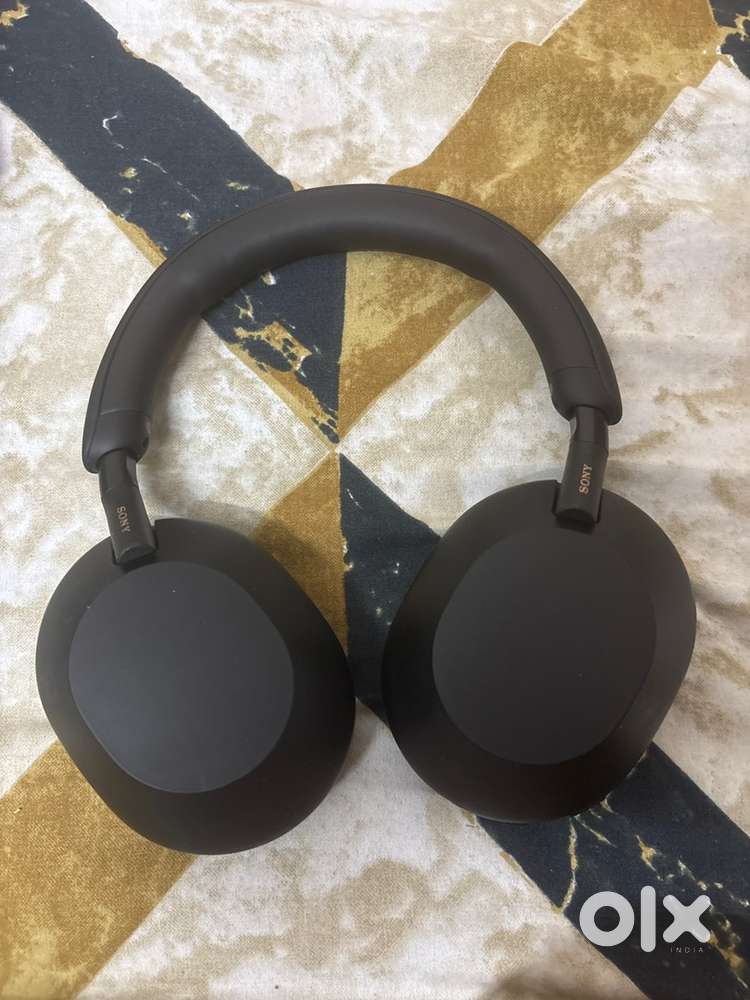 Sony XM5 Headphones