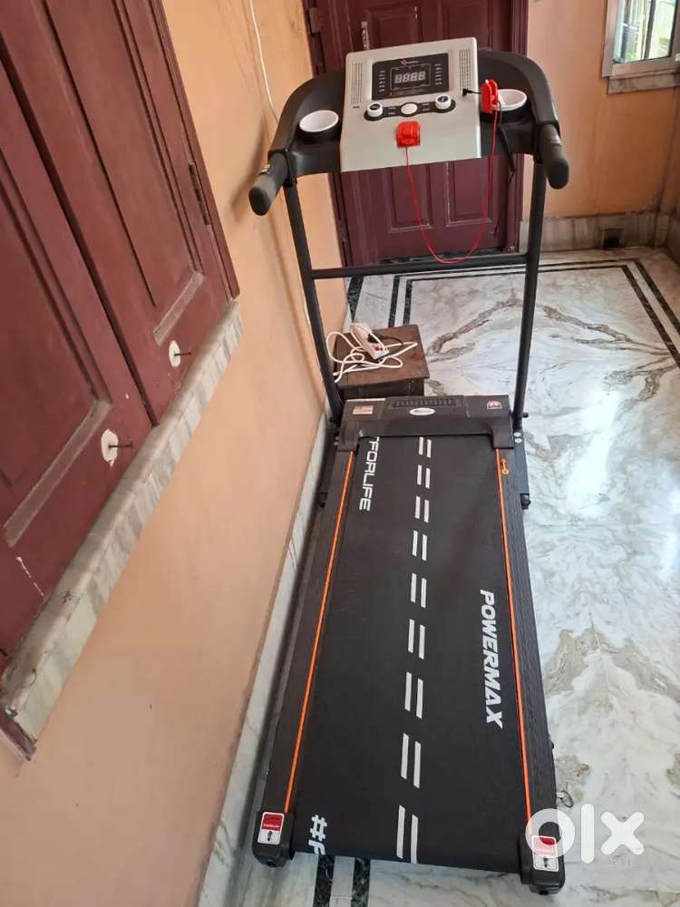 Tredmil with new condition..5 months old