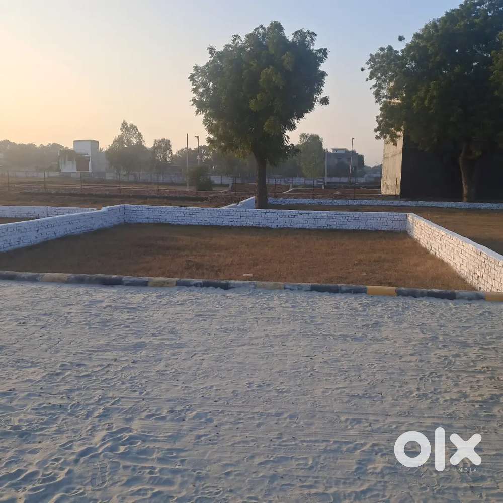 East facing plot walking distance from Awadh law college