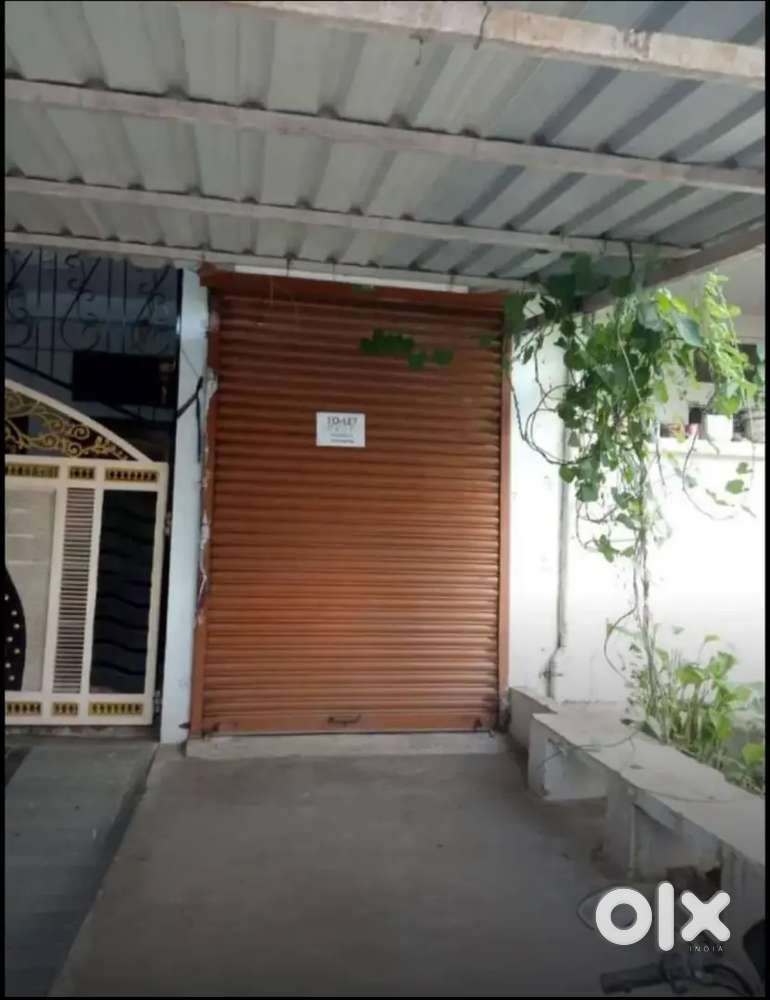 Main road Shop is on rent