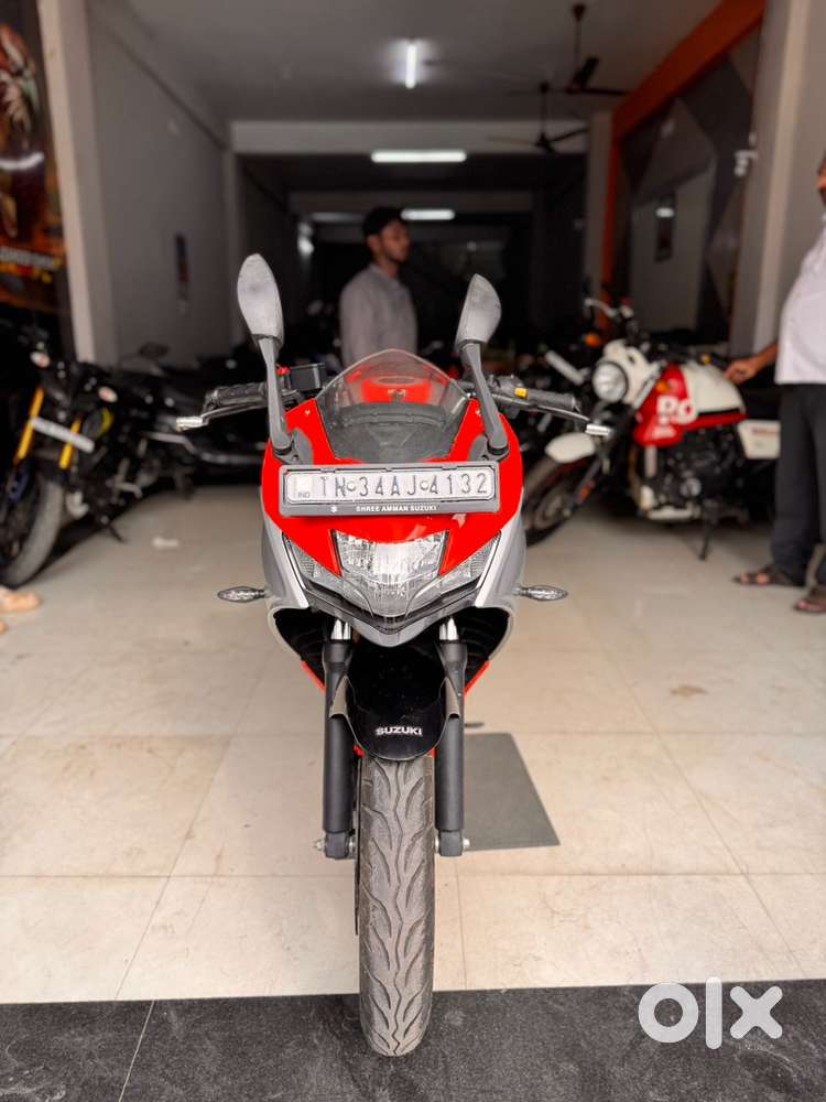 SUZUKI GIXXER SF 2024 Silver