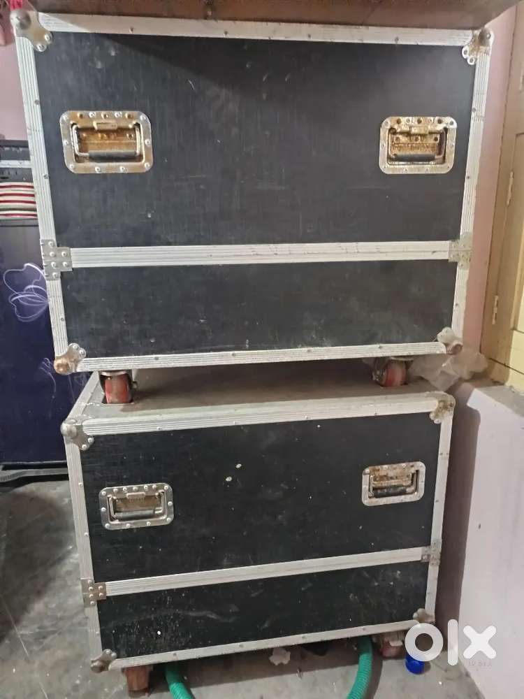 Jbl 828s bass  flight Case for Sale