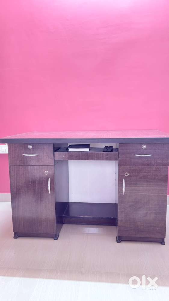 Computer Table with Double Locker and Double Drawer for sale