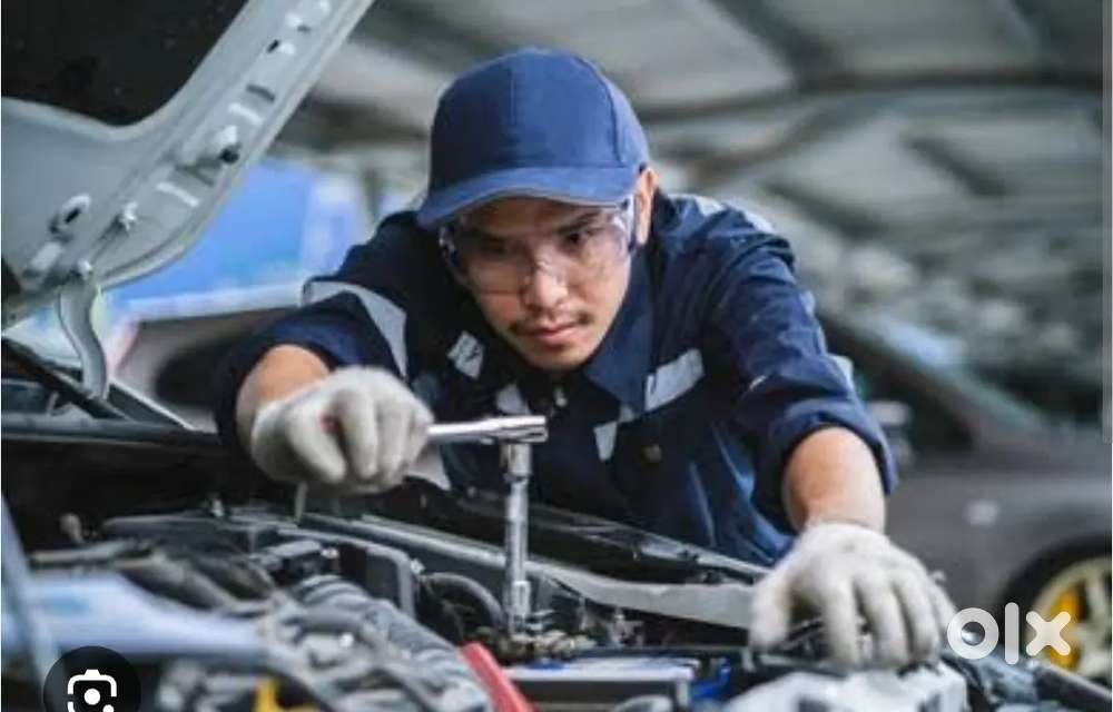 Light petrol mechanic for luxury vehicles & indoor sales man