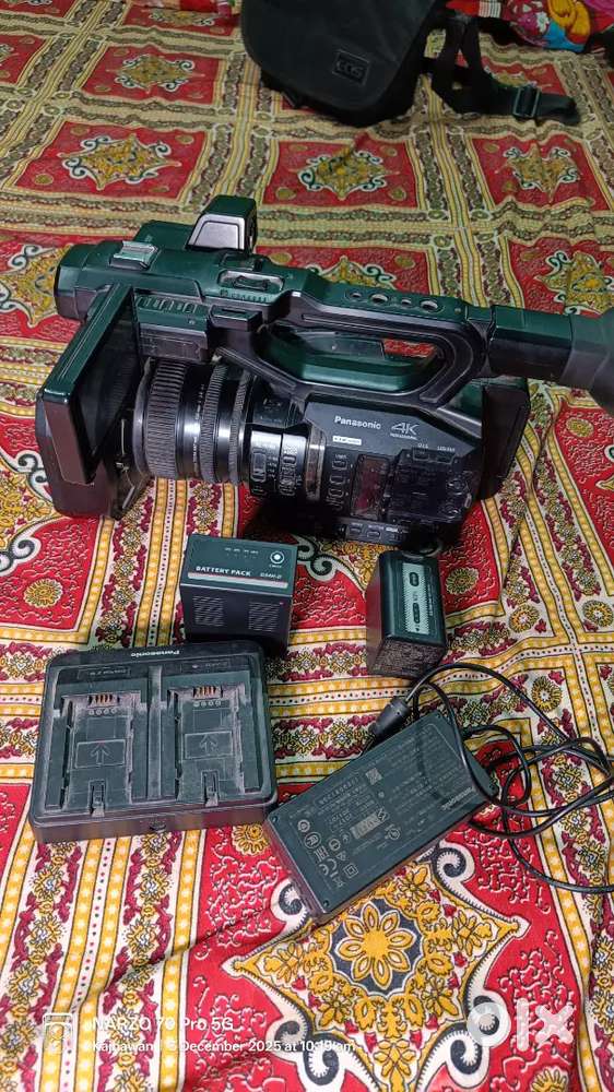 Panasonic Ux90 4k  video camera