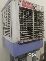 Cooler with pump