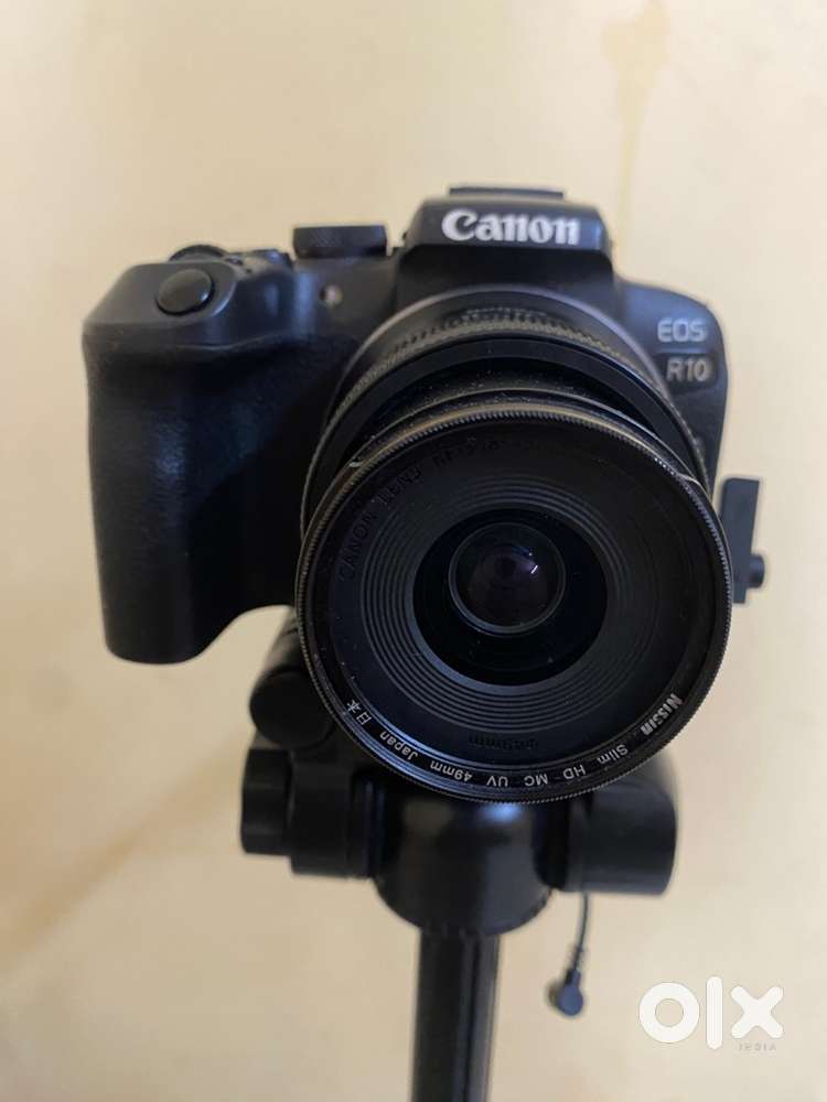 Camera (canon R10 ) with 18/45 mm lench