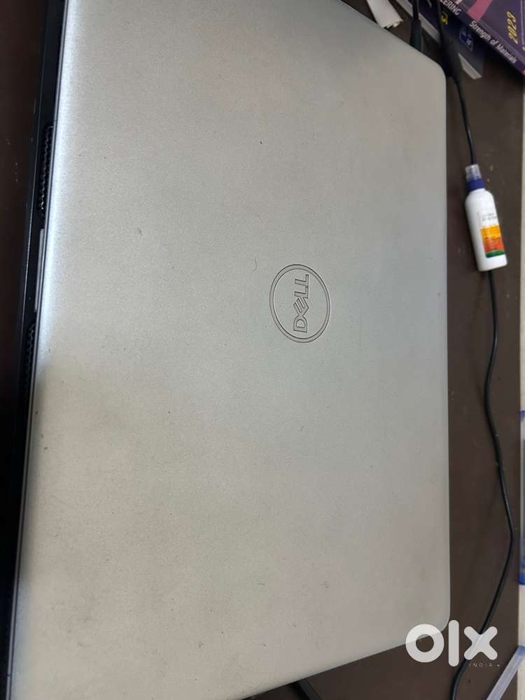 Dell inspiron 15 3000 RAM8gb storage 1tb SSD 256 gb