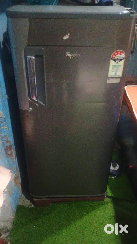 Good candision h chalta bi accha family m chota pad raha hai bada lena