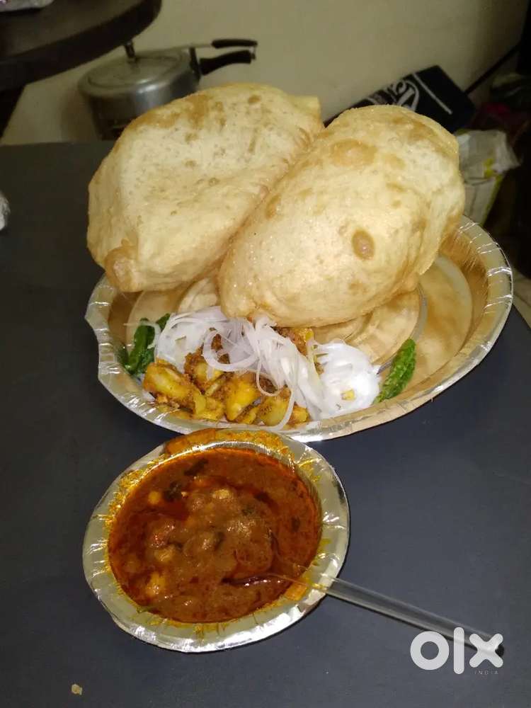 Bhature aur poori wala karigar chahiye