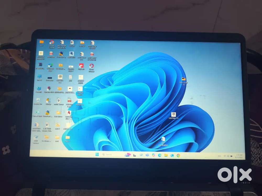 Asus x507uf.   i5 8th gen,8gb ram,1tb hDD,2gb graphics card
