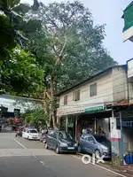 വാരിശ്ശേരി കവലയ്ക്ക് സമീപം 2cent സ്ഥലവും,ബിൽഡിൽഡിങ്ങും വില്പനയ്ക്ക്.