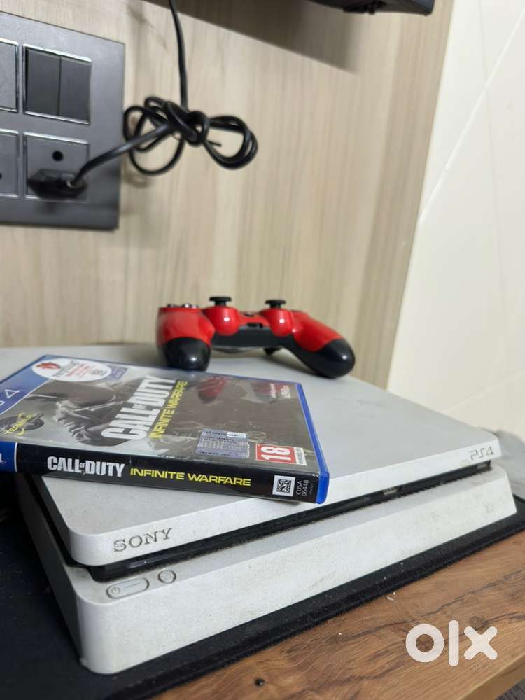 PS4 slim 500gb white console