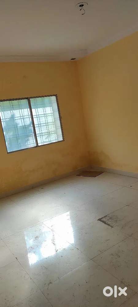 2bhk flat omkar nagar sq near by school college market all