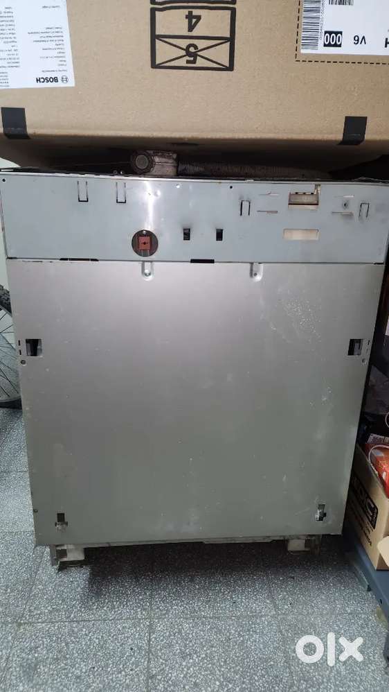 LG in-built automatic dishwasher