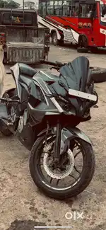 Bajaj rs 200 bs4 (abs)
